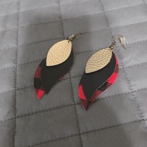 Elegant Gold and Black Leaf Earrings
